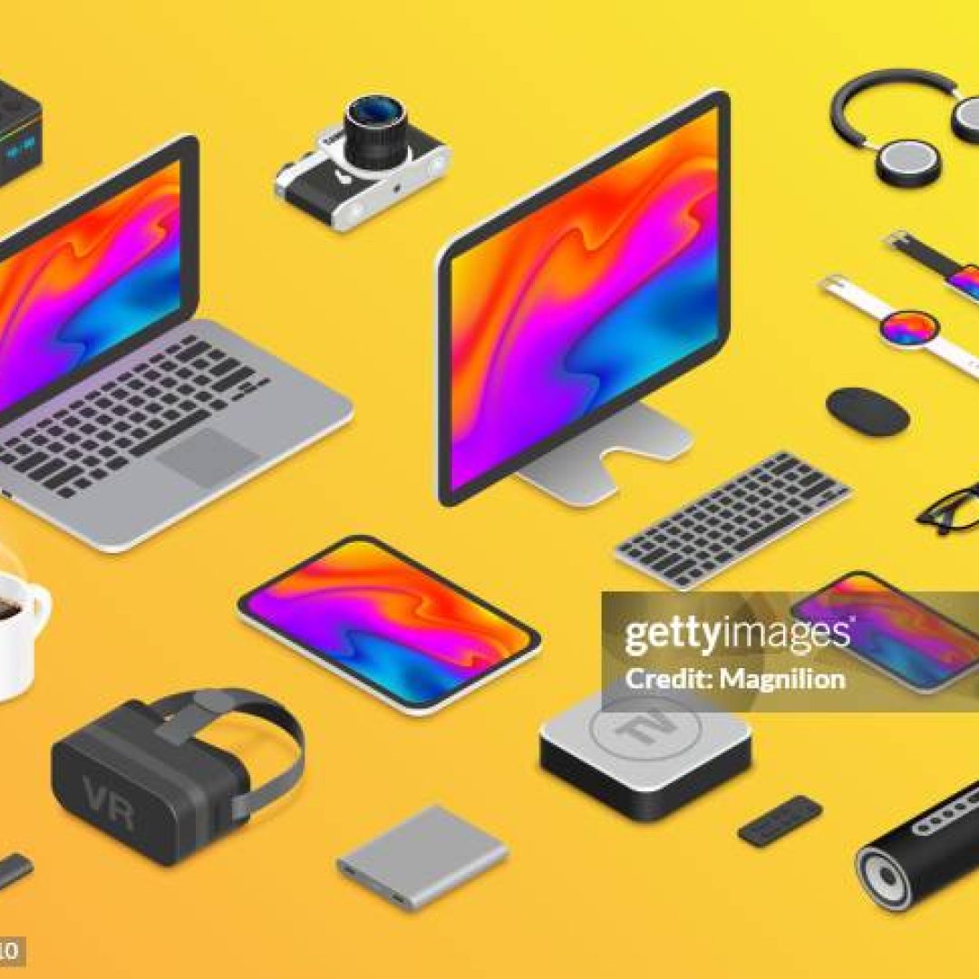 Vector Isometric aluminum digital devices set. Vector Isometric aluminum digital devices set.